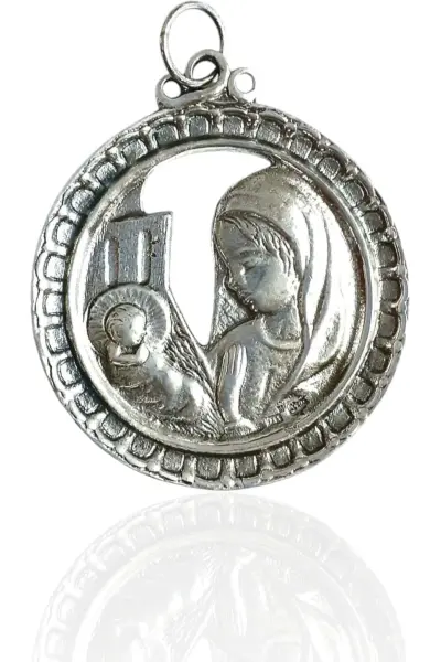 Medallla de cuna Virgen con niño calada, pequeña. Plata