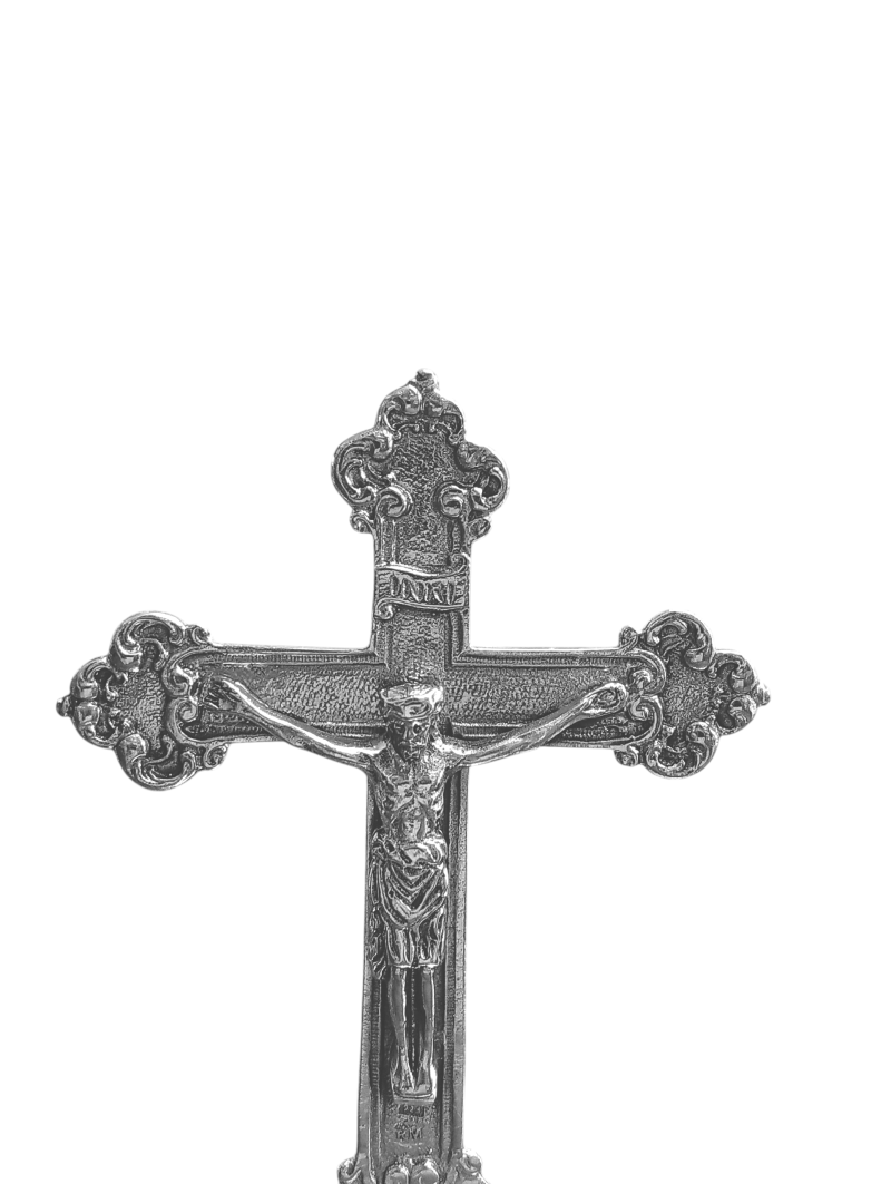 crucifijo pequeño. plata