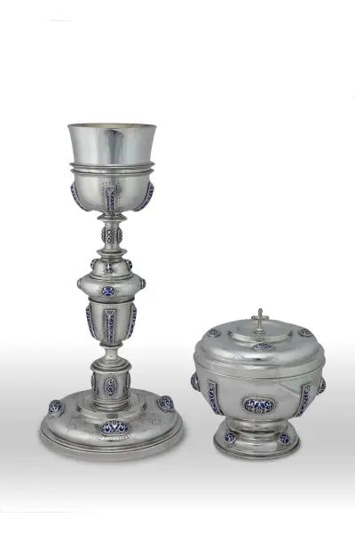 Cáliz y Patena Copón con cabujones en esmalte a fuego