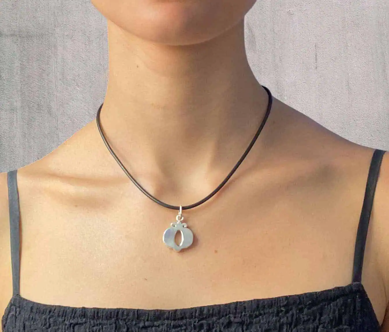 colgante granada cuadrada pequeña plana