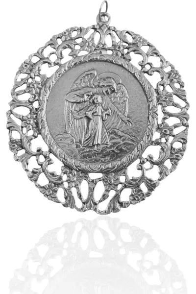 Medalla de cuna en plata de ley con  ángel de la guarda y niño Jesús.