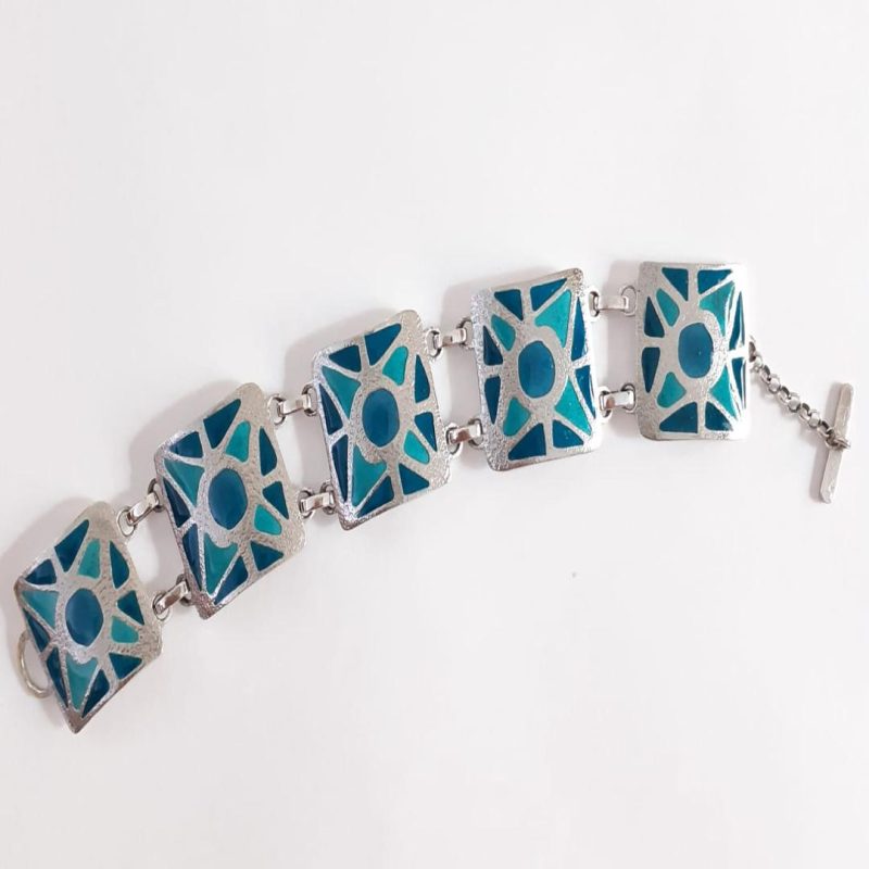 pulsera de plata y esmalte de orfebrería visigoda