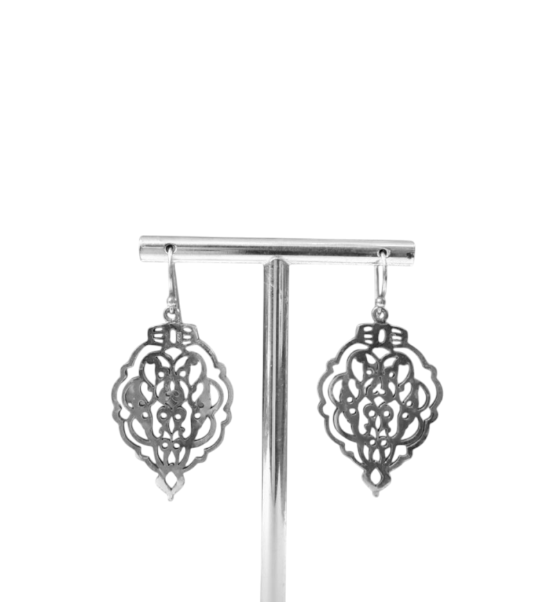 Pendientes aldaba en plata de ley.