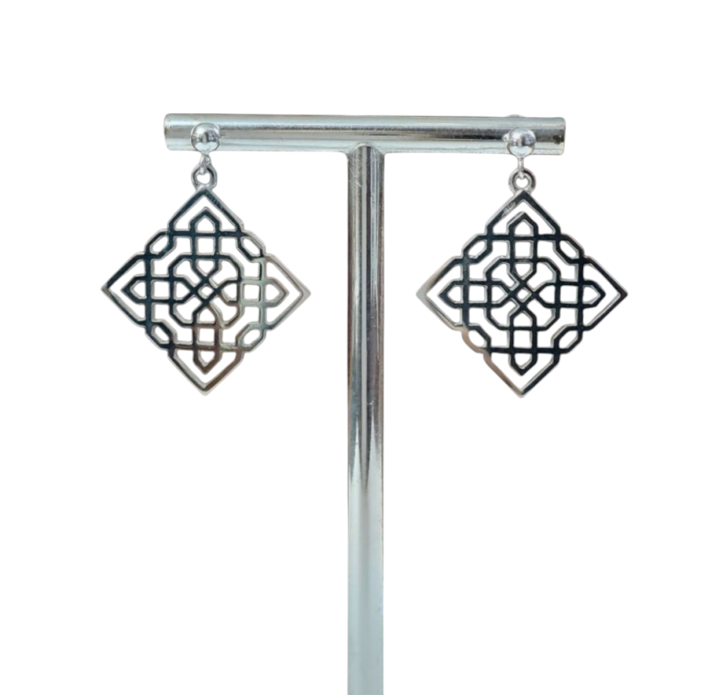 Pendientes celosía en plata de ley.