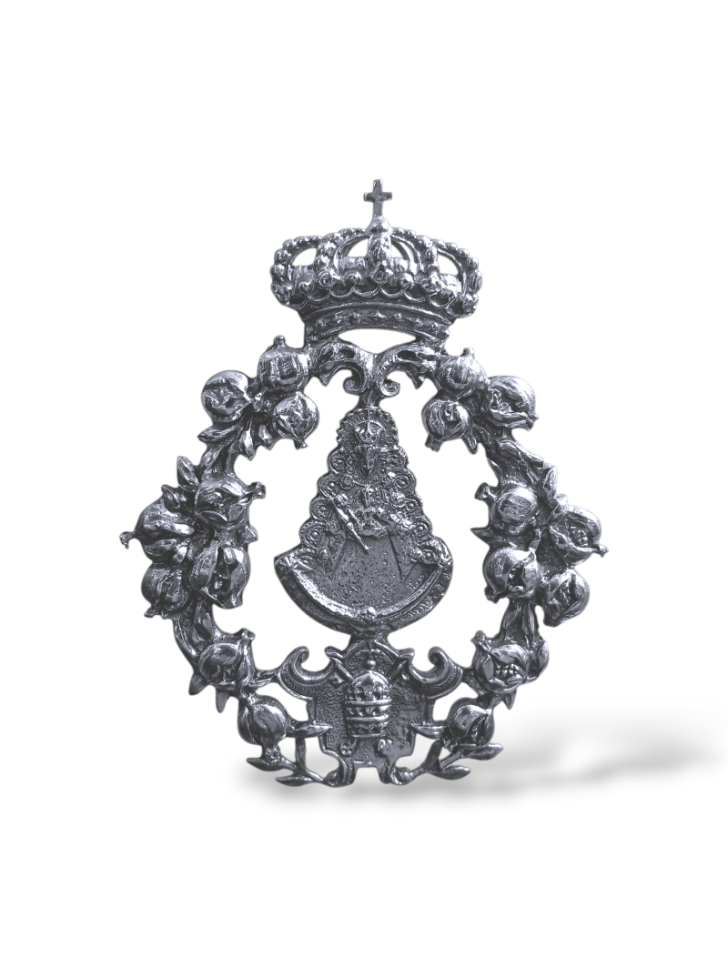 medalla en plata de ley de la hermandad de gloria de nuestra señora del rocío de granada.
