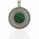 colgante redondo con piedra malaquita. plata de ley