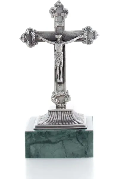 Crucifijo pequeño. Plata
