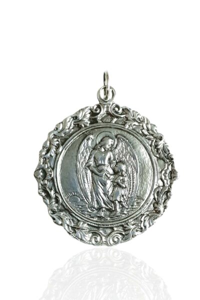 Medalla de cuna en plata de ley con ángel de la guarda pequeña. Plata