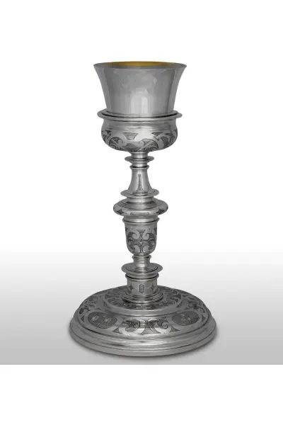 Cáliz cincelado en plata de ley