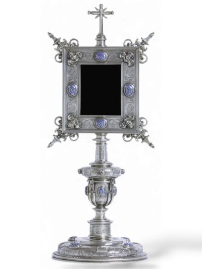 Relicario en Plata con Cabujones de Esmalte