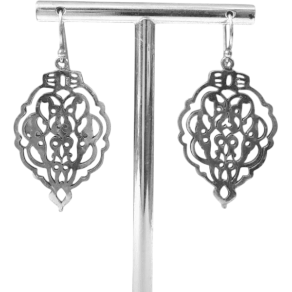 Pendientes aldaba en plata de ley.