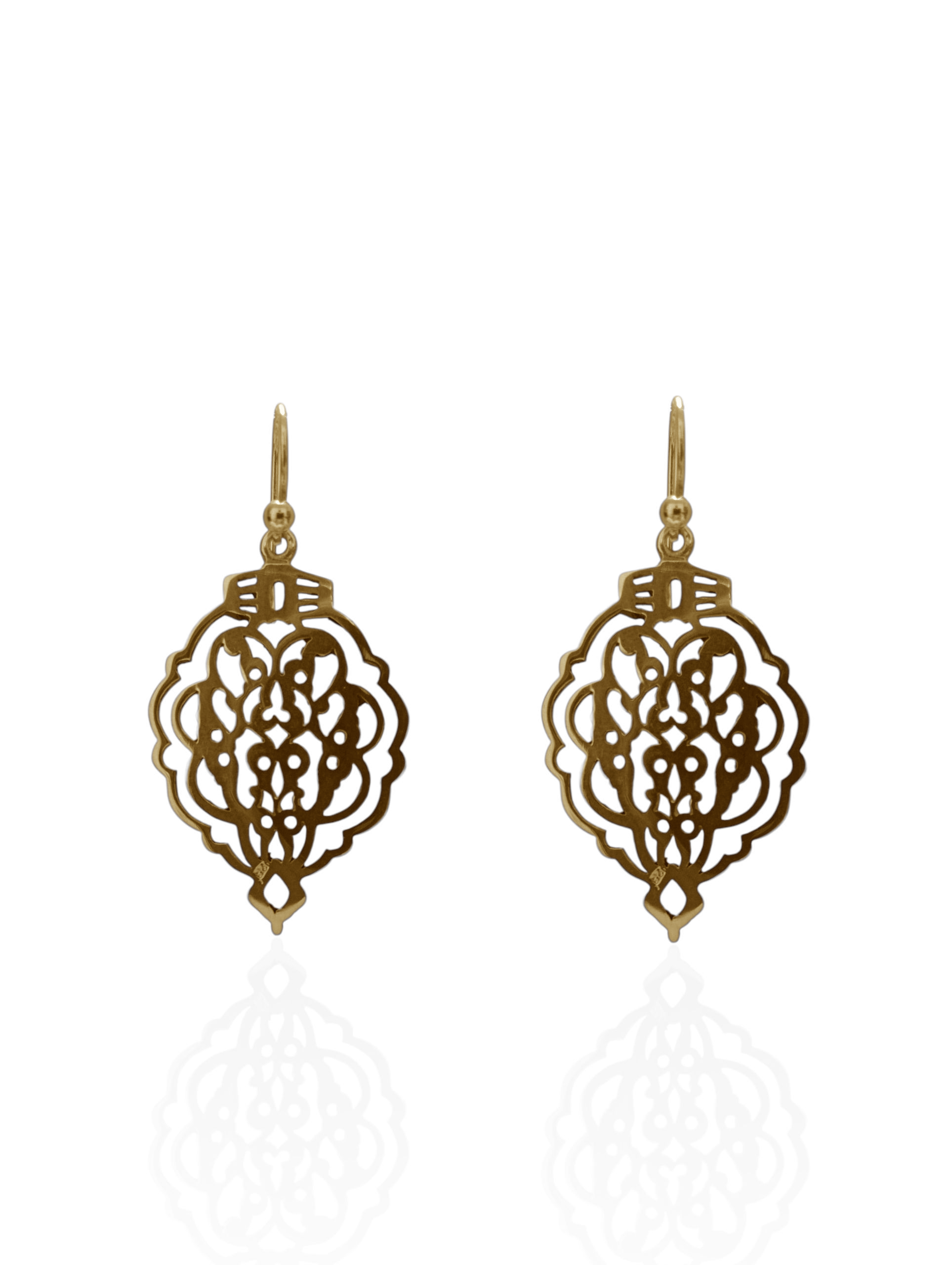 pendientes aldaba en plata de ley dorada.