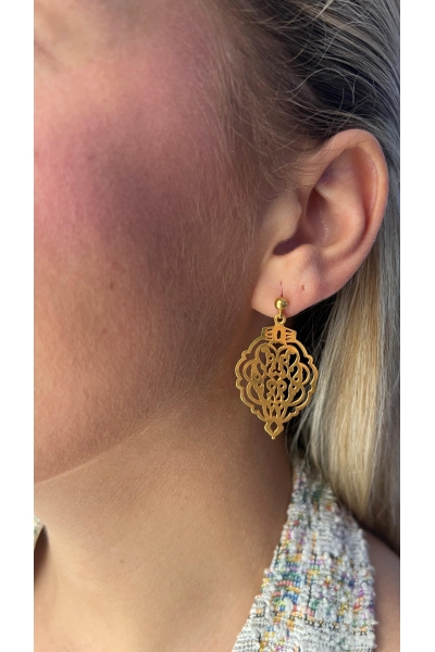 pendientes aldaba en plata de ley dorada.