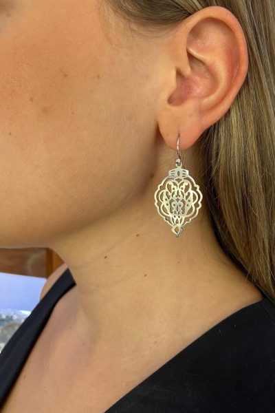 pendientes aldaba en plata de ley.