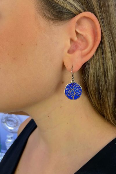 1. Pendiente de plata con diseño de árbol en azul, joyería artesanal de Rafael Moreno desde 1948 en Granada.