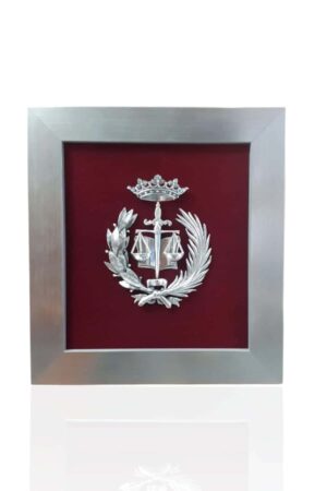 Escudo de Derecho . Plateado