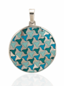 Colgante en plata de ley y esmalte a fuego.