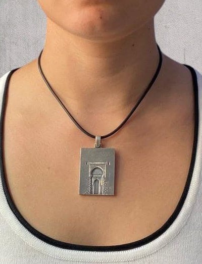 colgante puerta de la justicia