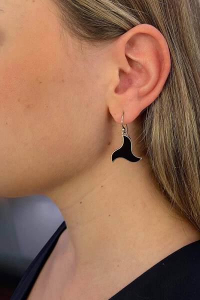 pendientes en plata de ley y esmalte a fuego .